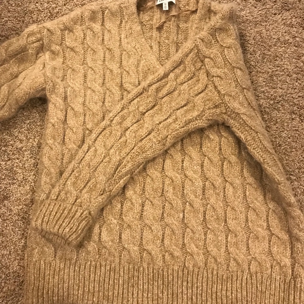 & Other Stories wool sweater. Color Oat.